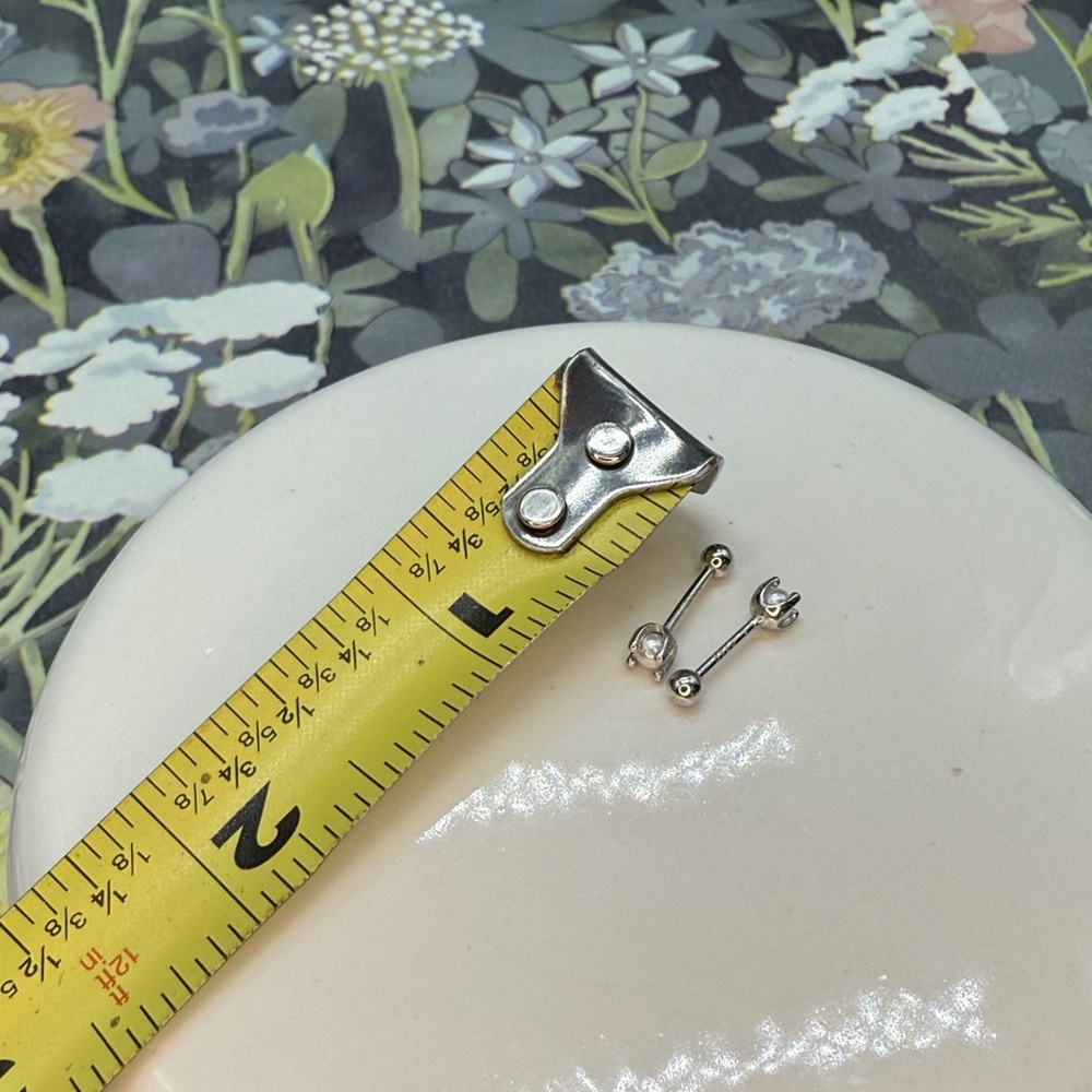 ⭐️🌸Sterling silver 20g 3mm pearl silver screw back earrings nwot - Picture 7 of 9